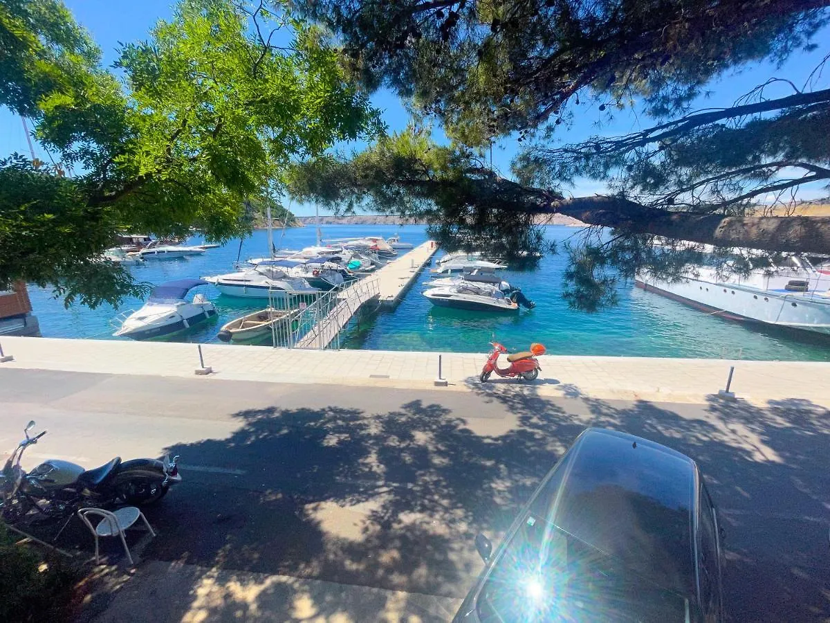 Apartmani Dea Jadranovo Croatia